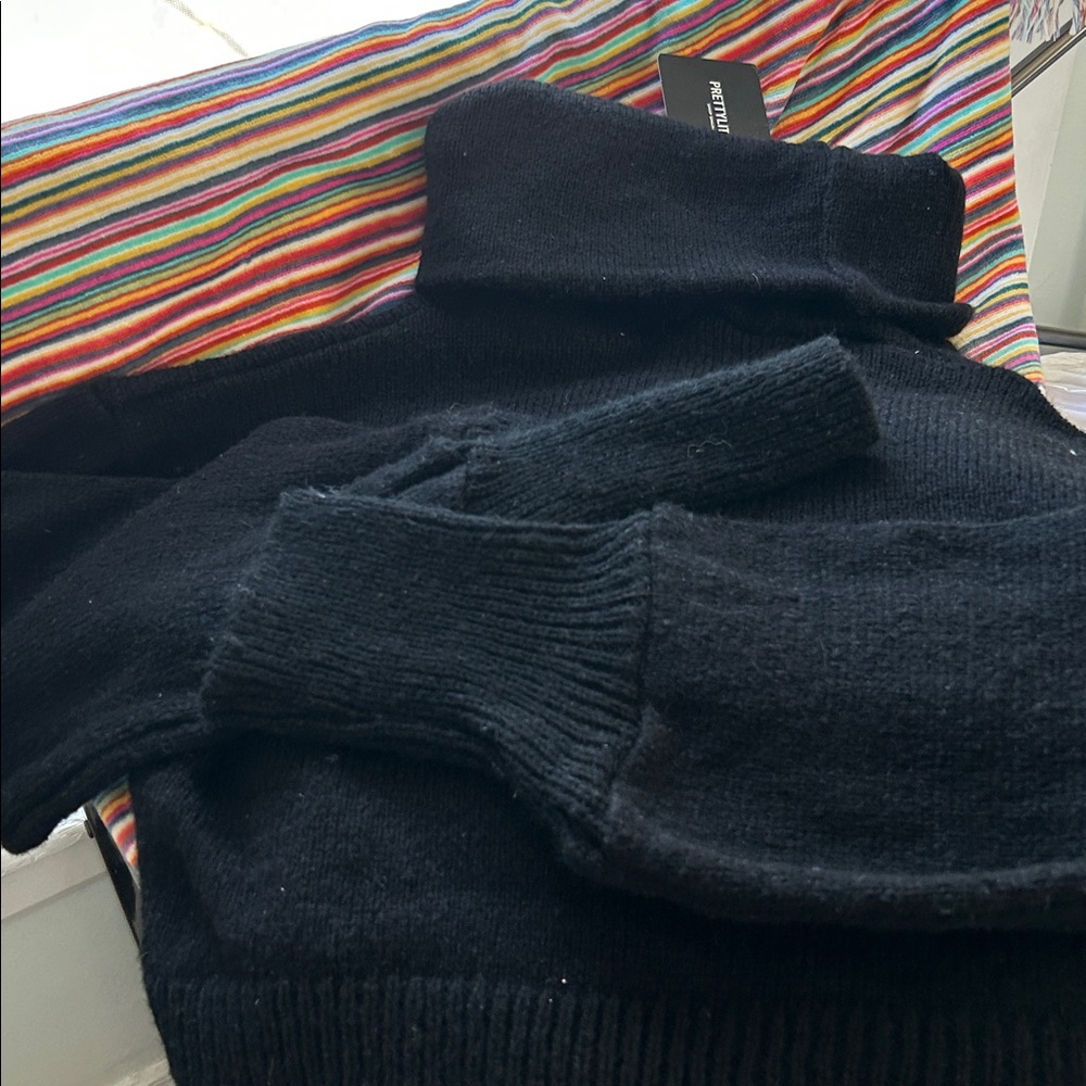 Pretty little thing Black roll neck crop Sweater